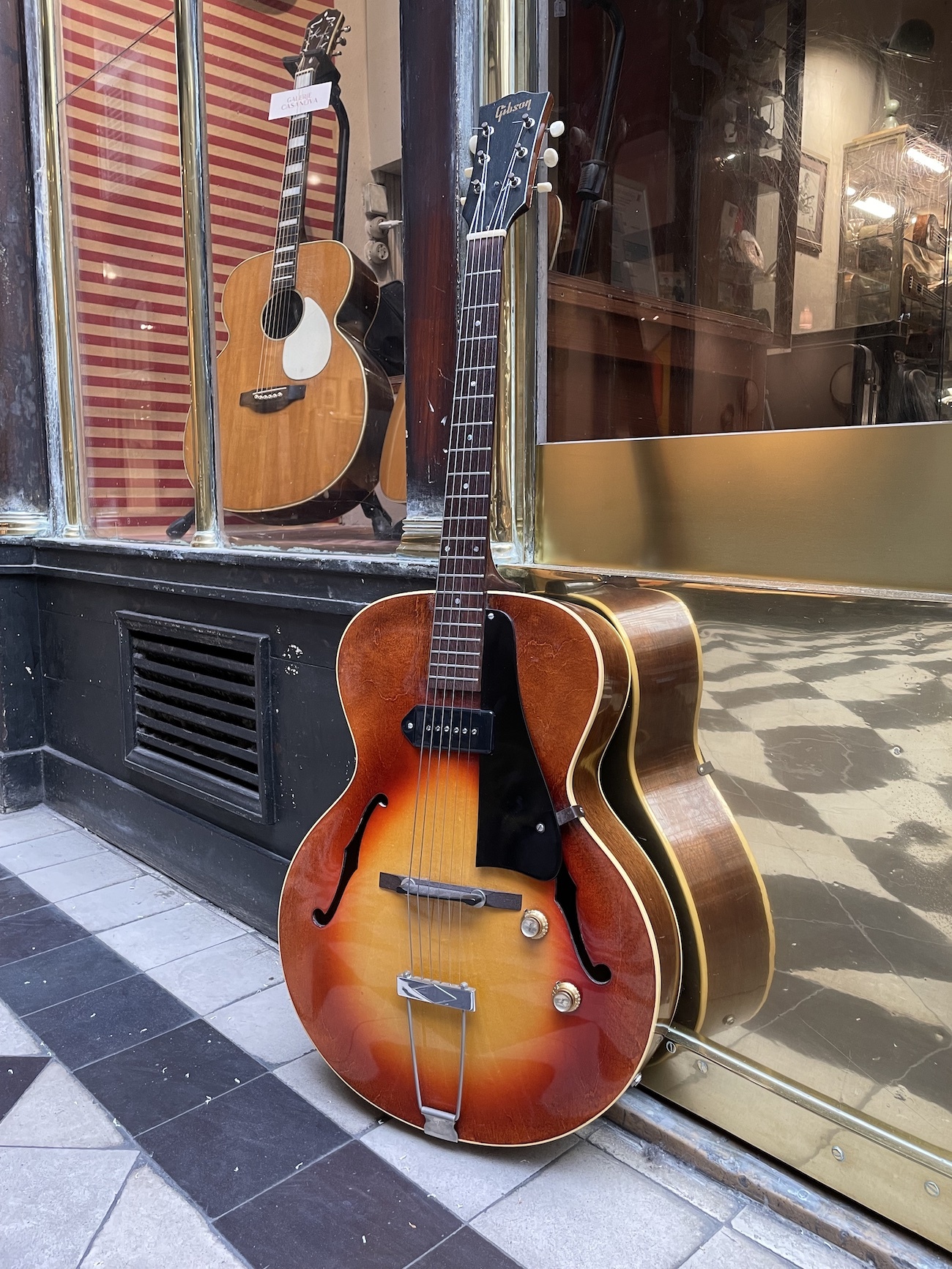 GIBSON ES 125 1966 Galerie Casanova