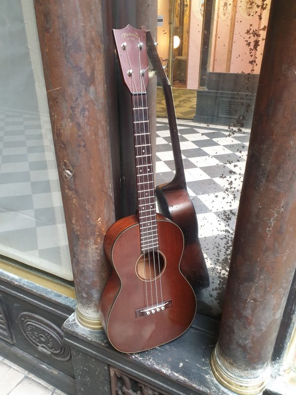 c.1960 MARTIN UKULELE BARYTON