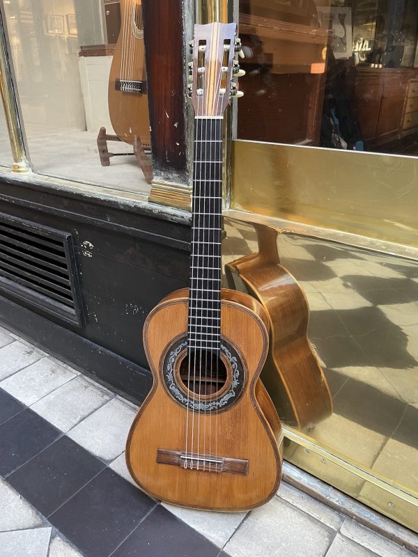 Guitares Classiques - Galerie Casanova