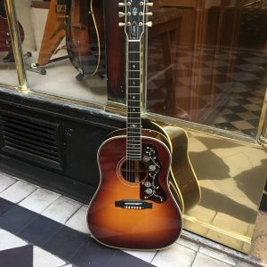 GIBSON J-45 CUSTOM