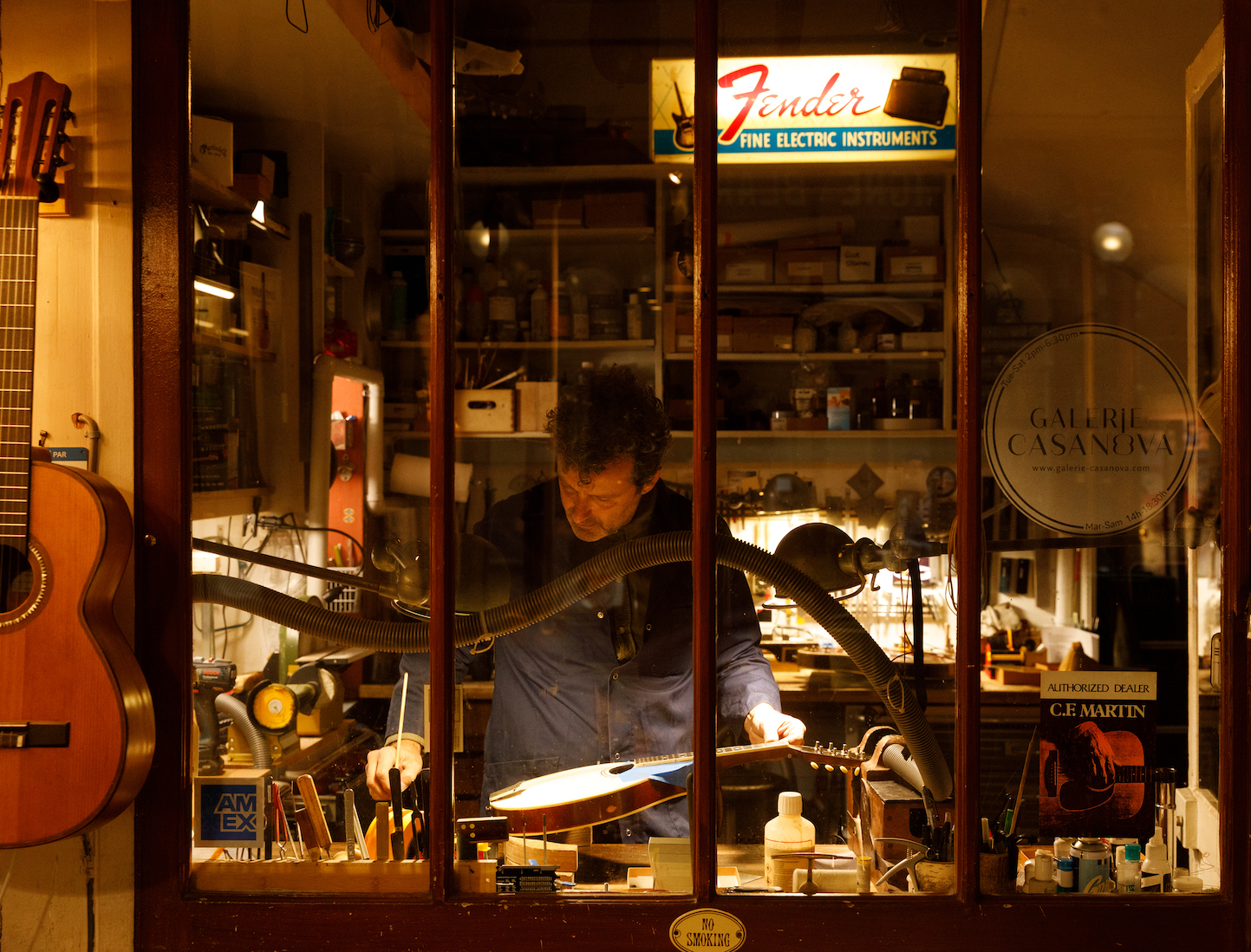 Galerie Casanova - Luthier en Guitare à Paris - Jérôme Casanova