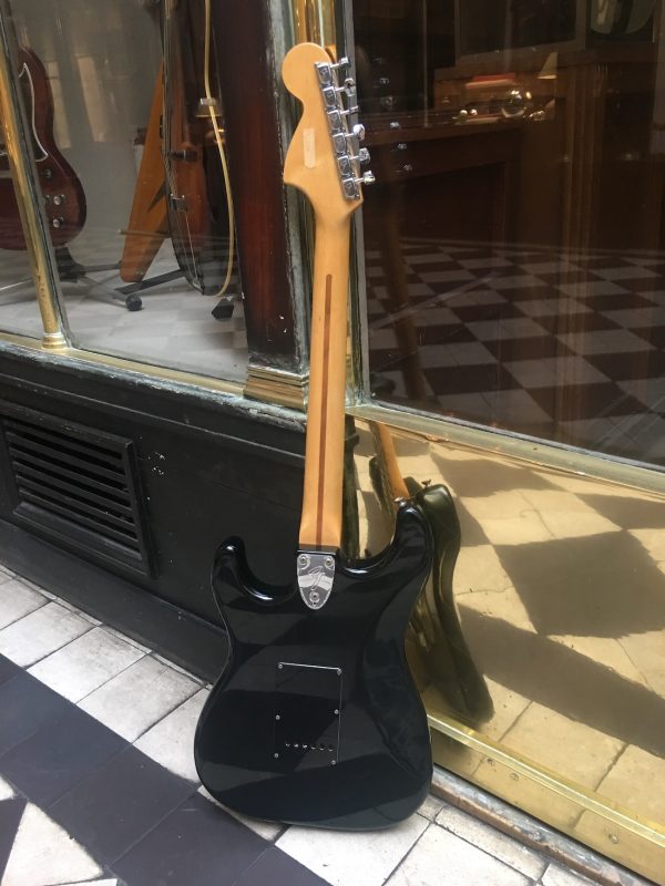 FENDER STRATOCASTER 1979 – Image 2
