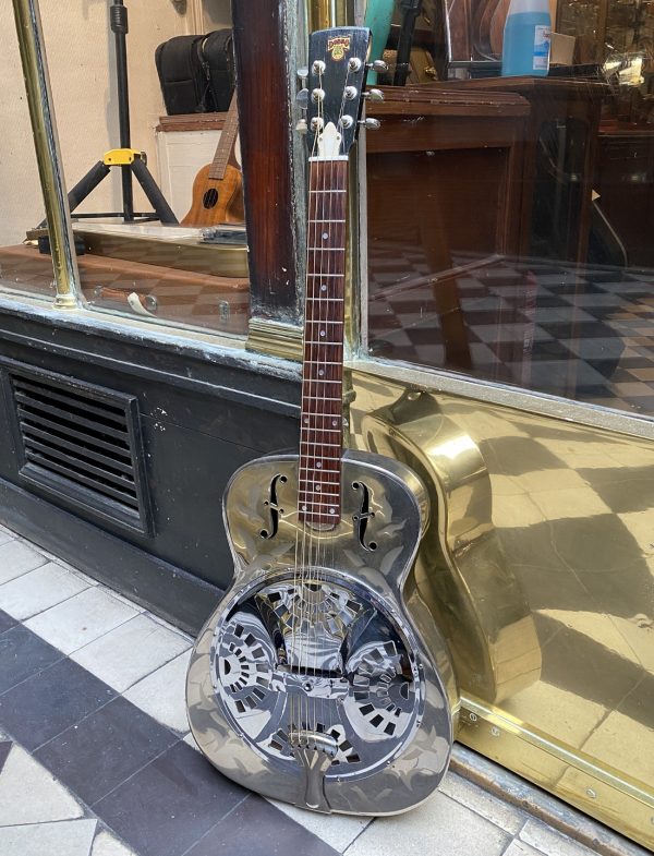 DOBRO MODEL 33 c.1974