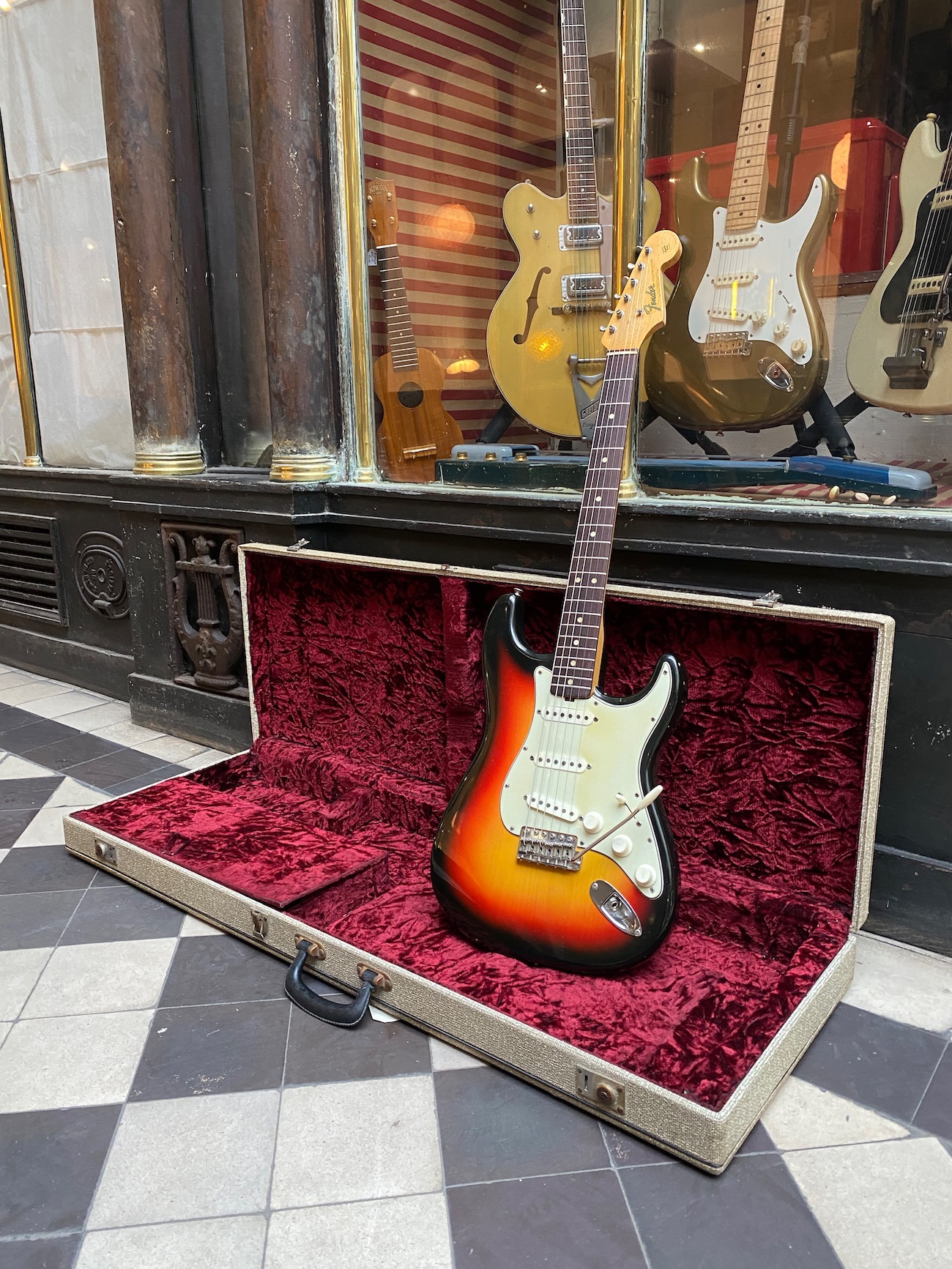 FENDER STRATOCASTER 1964 - Galerie Casanova