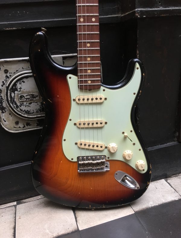 FENDER ’63 STRATOCASTER RELIC - Image 4
