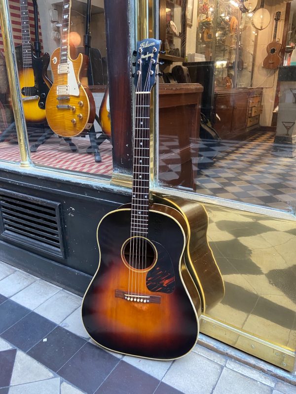 Gibson J-45 Banner 1943 – Image 2