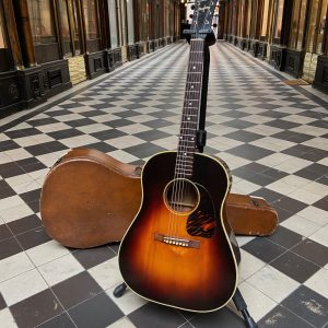 Gibson J-45 Banner 1943