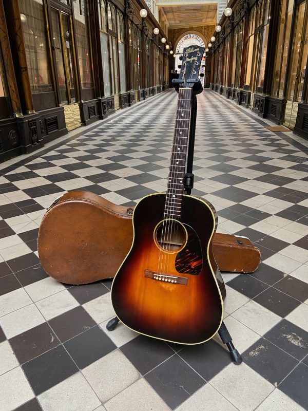 Gibson J-45 Banner 1943