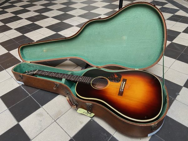 Gibson J-45 Banner 1943 – Image 8