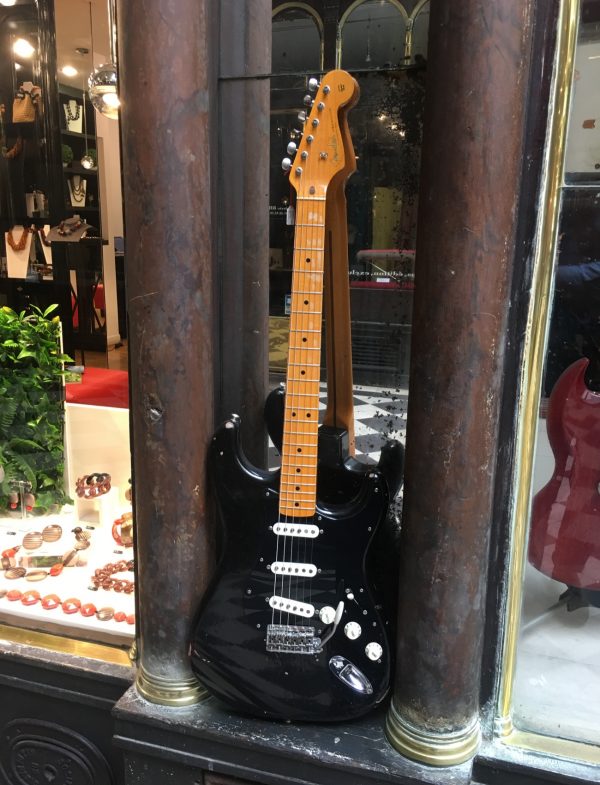 FENDER DAVID GILMOUR STRATOCASTER