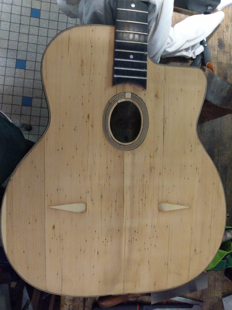 restauration,guitare,jazz,jazz manouche,busato,grand modèle
