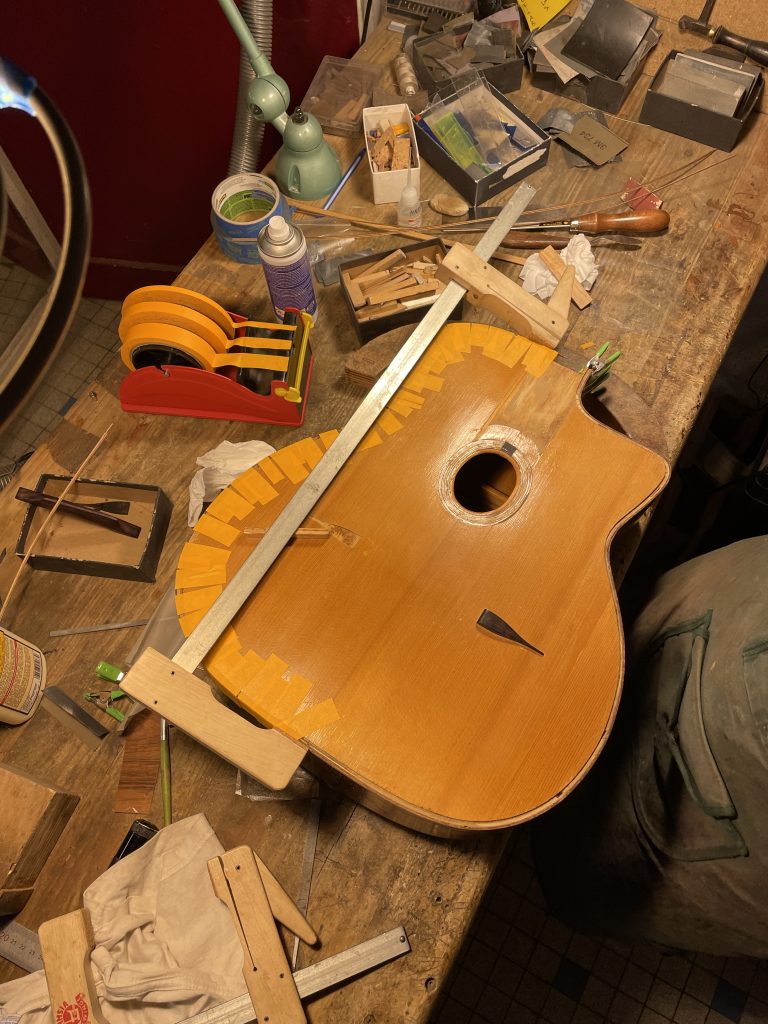 restauration,guitare,jazz,manouche,selmer,petite bouche