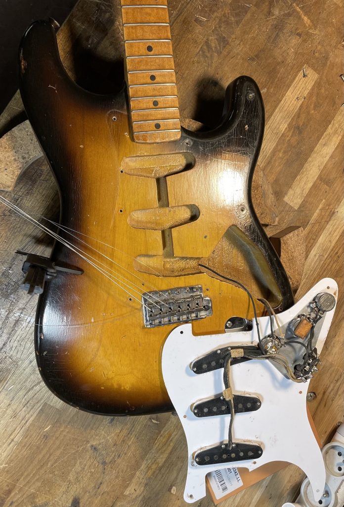 restauration,vintage,guitare,fender,stratocaster