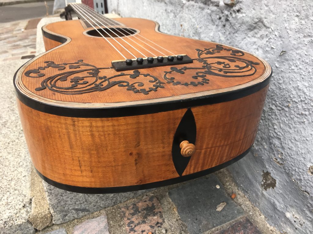 restauration,guitare,romantique