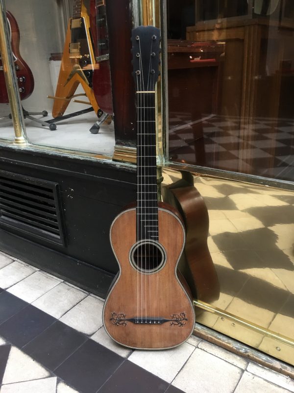 GUITARE DE TRANSITION DE LEJEUNE c. 1816