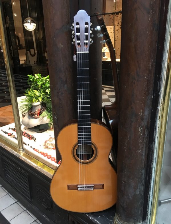 GUITARE D’ANTONIO MARIN MONTERO