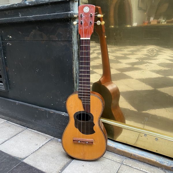 UKULELE ANCIEN