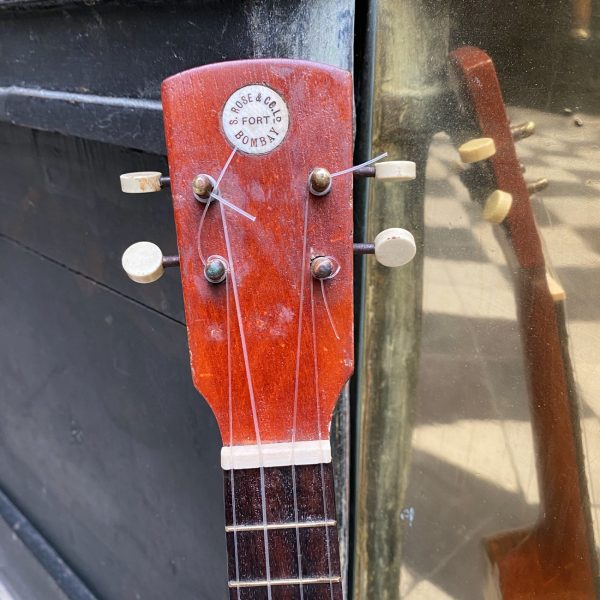 UKULELE ANCIEN – Image 3