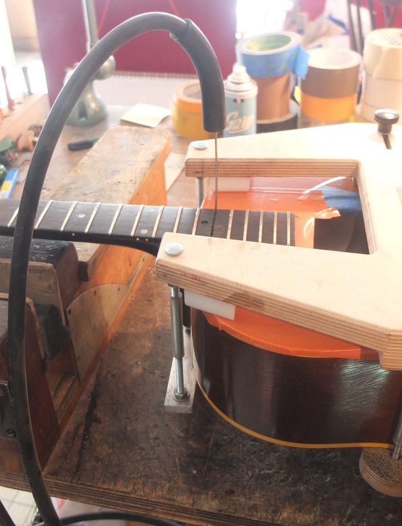 restauration,guitare,gibson,gibson j-50,atelier