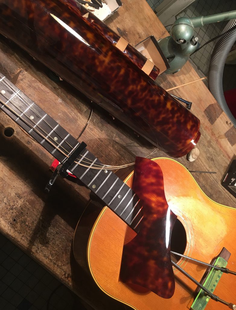 restauration,guitare,gibson,gibson j-50,atelier