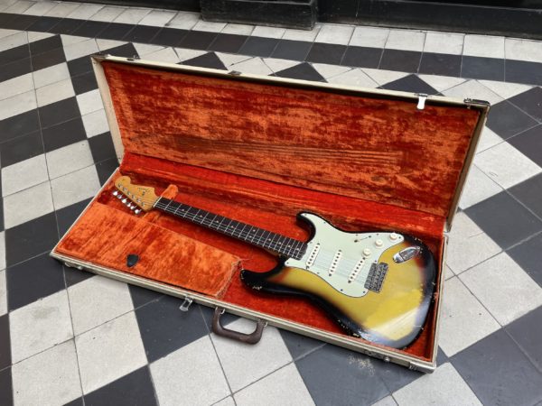 1964 FENDER STRATOCASTER - Image 10