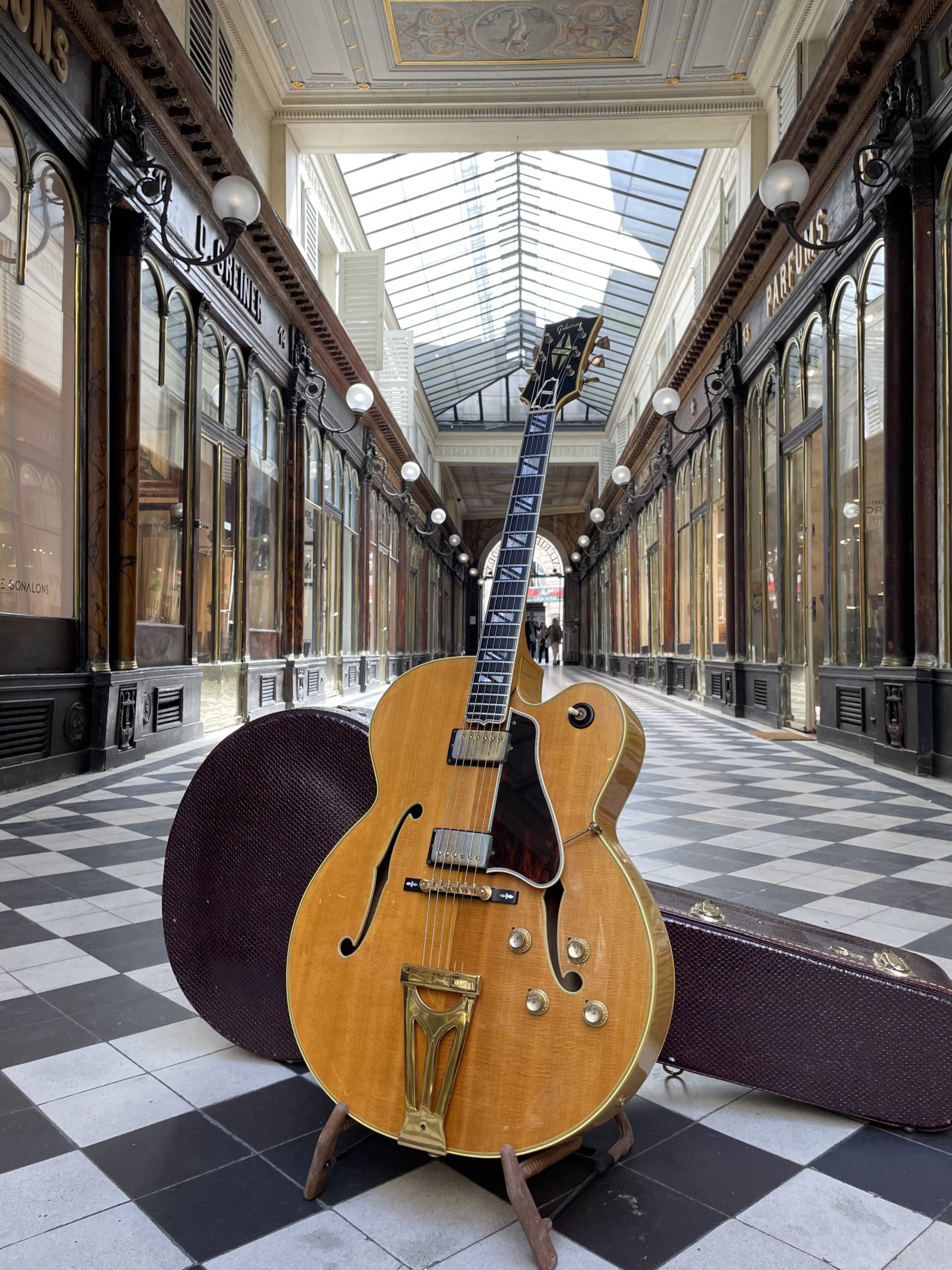 L'une des guitares électriques les plus anciennes de Gibson aux enchères 