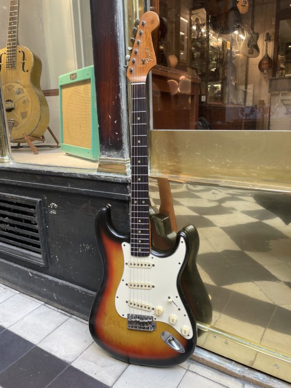 fender stratocaster 1965