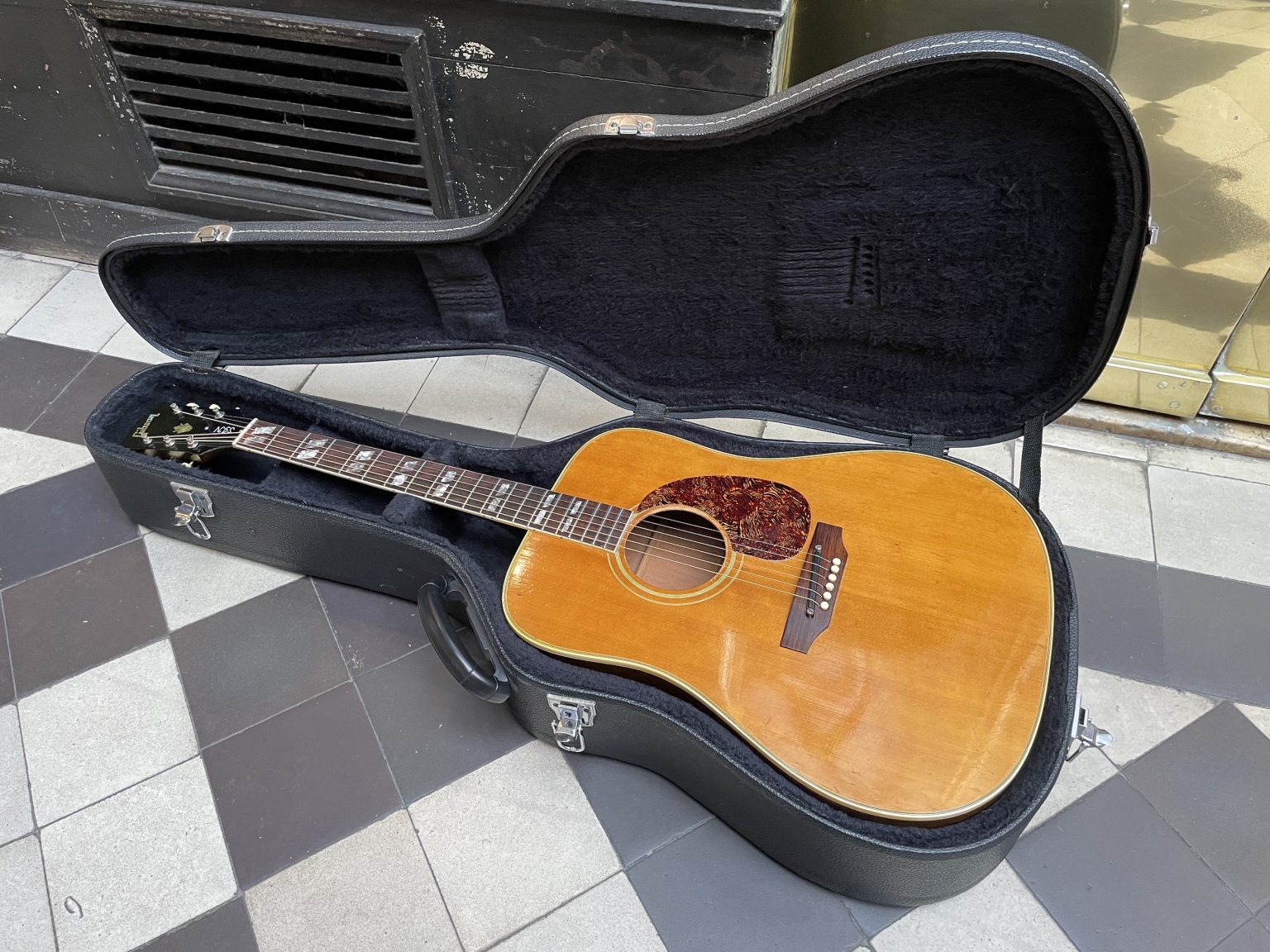 gibson sjn southerner jumbo 1969