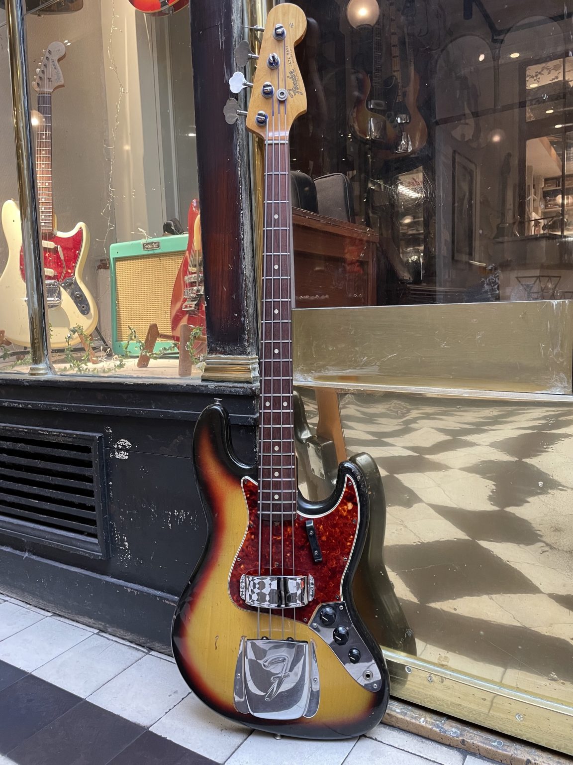 fender jazz bass 1965