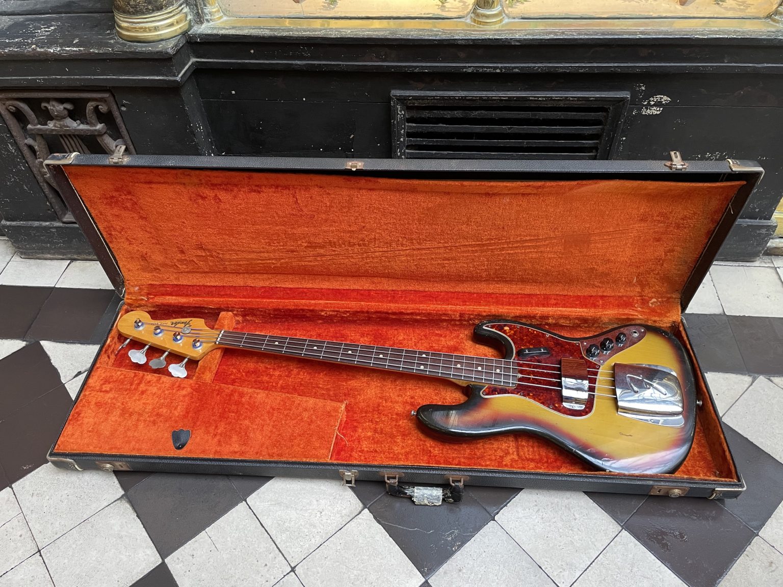 fender jazz bass 1965