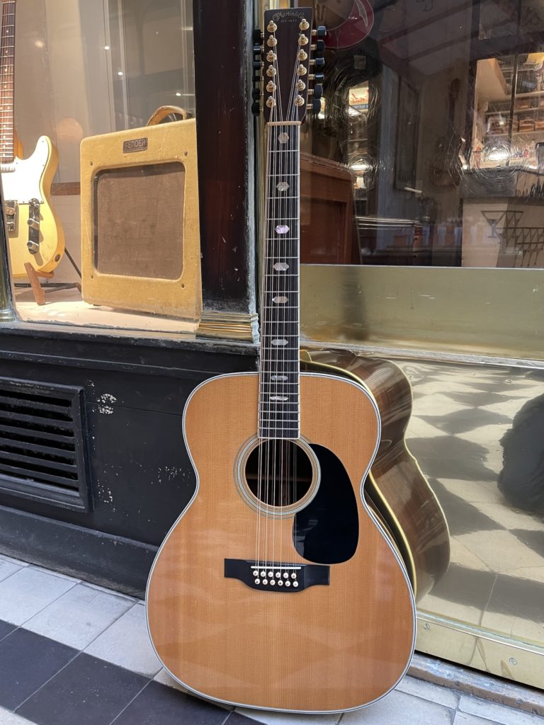 2025年のクリスマスの特別な衣装 MARTIN J12-40M Casanova Galerie - 1985 ギター