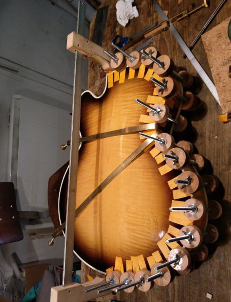 restauration,guitare,atelier,jacobacci,jacobacci royal