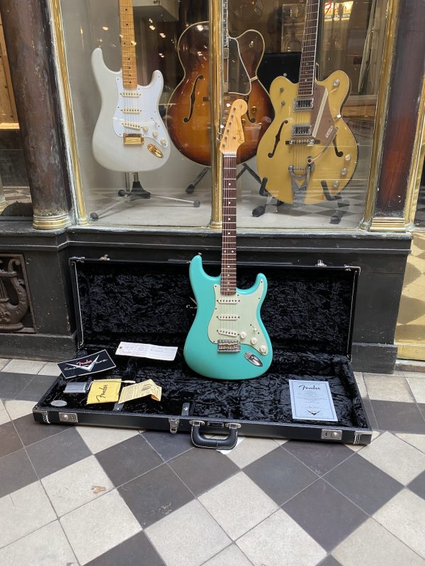 FENDER STRATOCASTER CS SEAFOAM GREEN – Image 7