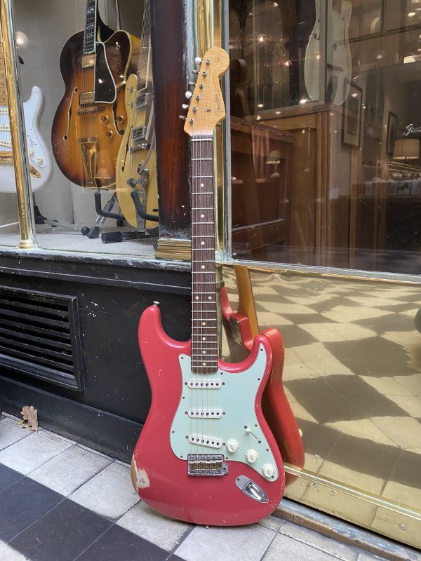 FENDER STRATOCASTER MASTERBUILT PAUL WALLER